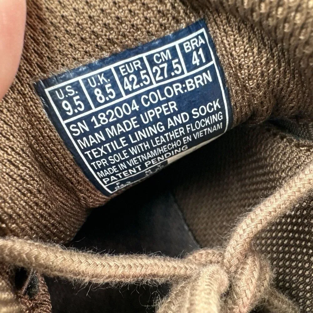 Skechers Hands Free Swift Fit Men’s 9.5 Brown Waterproof Casual Lace Sneakers